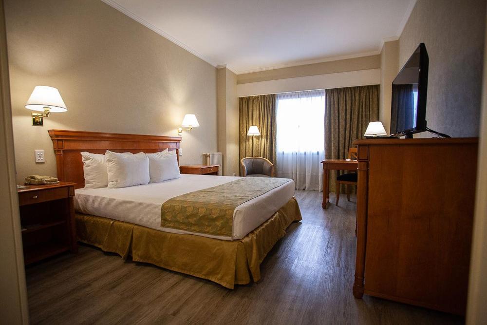 Austral Plaza Hotel Comodoro Rivadavia Exterior foto